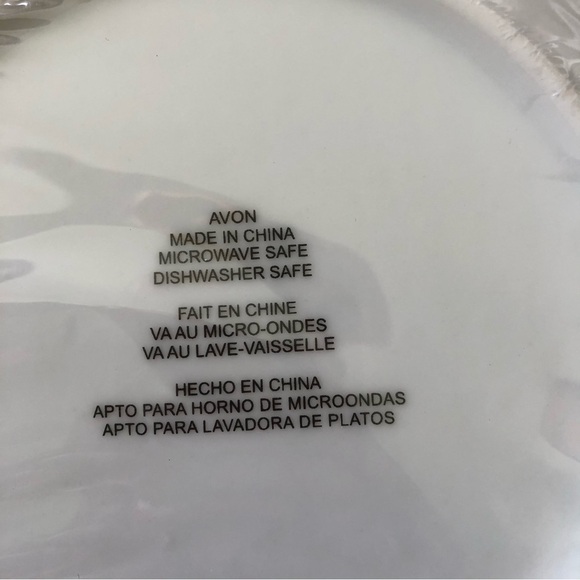 NWT Snowflake Plates - Picture 6 of 6